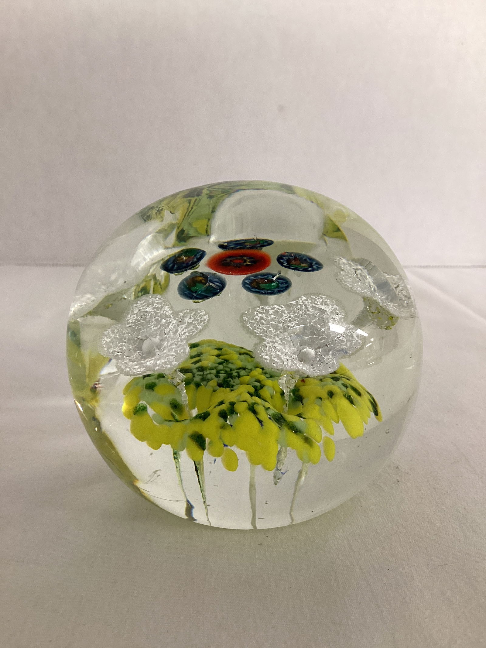 Art Glass Paperweight Marked JG (1 of 6)