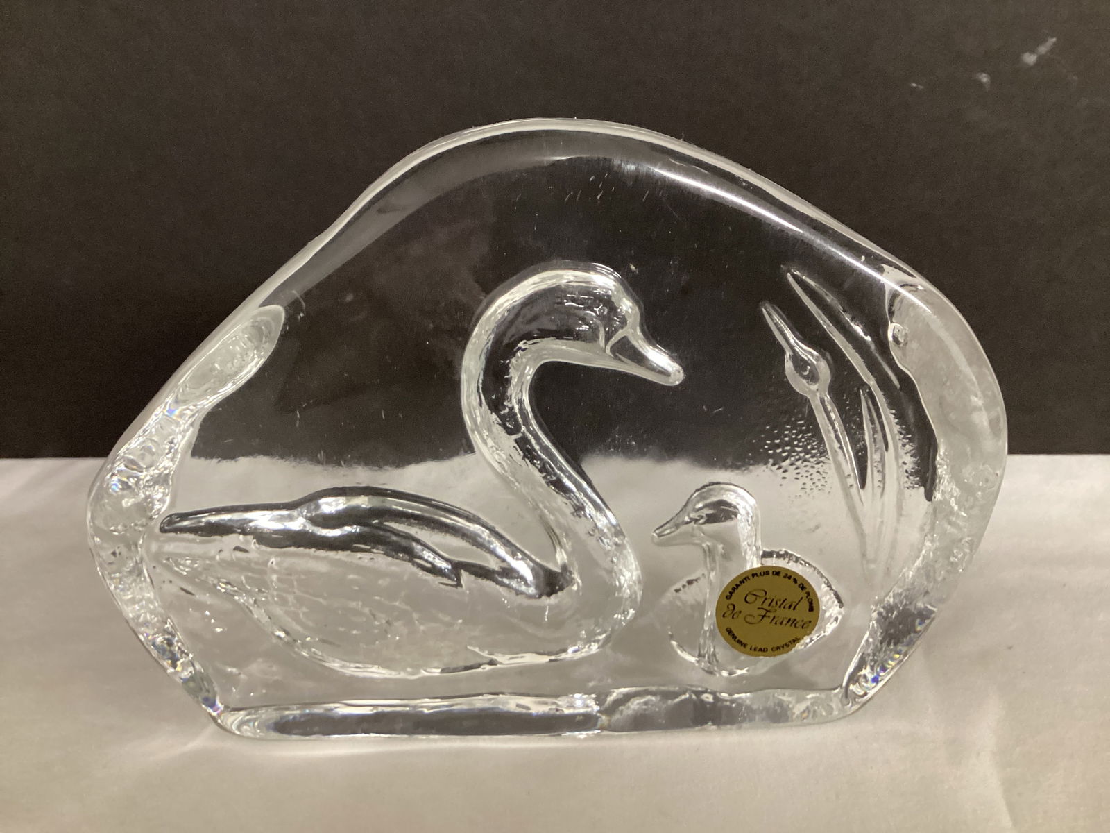 Cristal de France Reverse Embossed Swan Paperweight: 6 1/2" w x 4 3/4" h