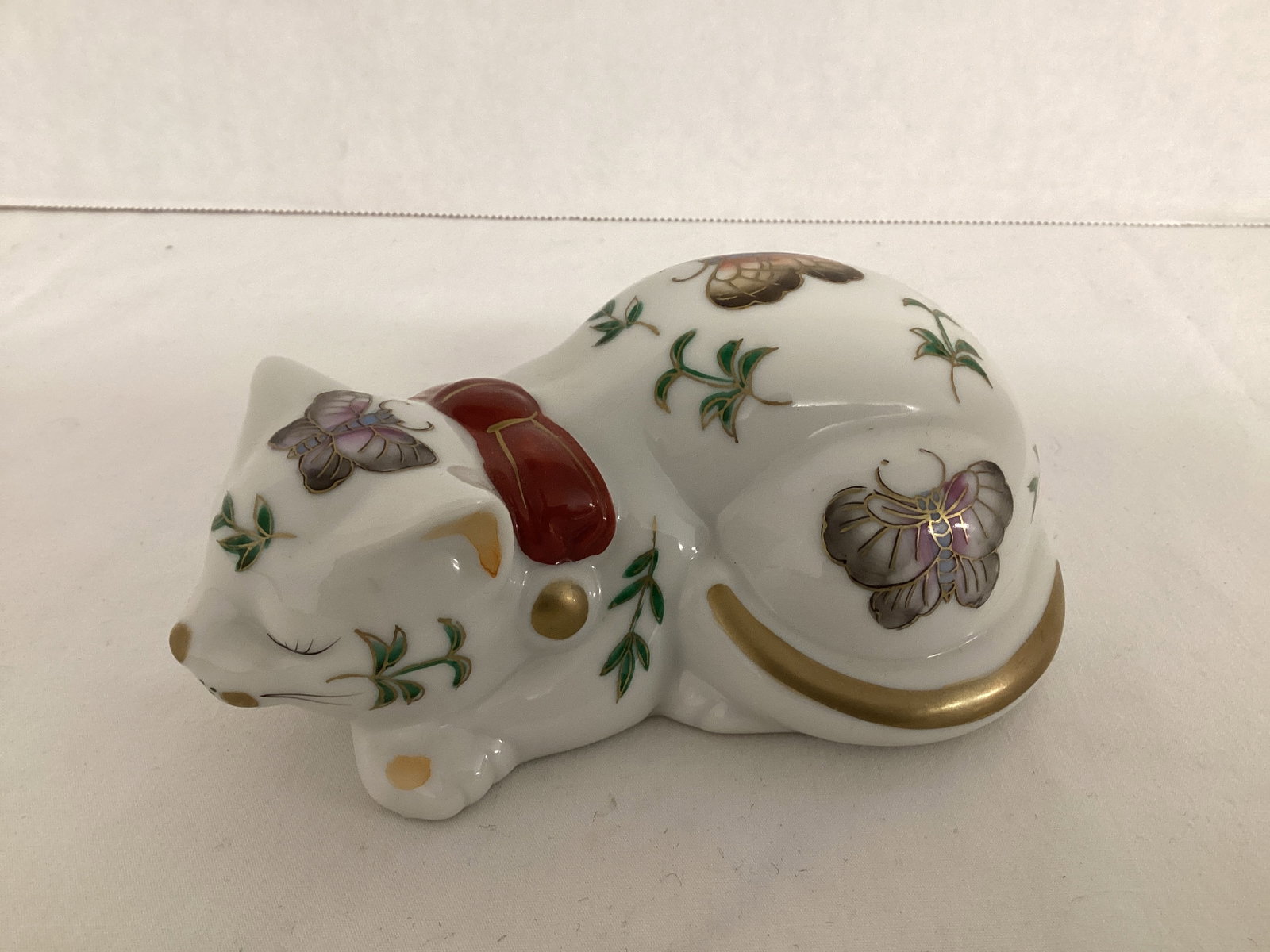 Japanese Cat Figurine: 5 1/2" long