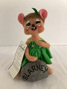 Annalee Dolls Irish Mouse with Blarney Stone: 6 1/2" h
