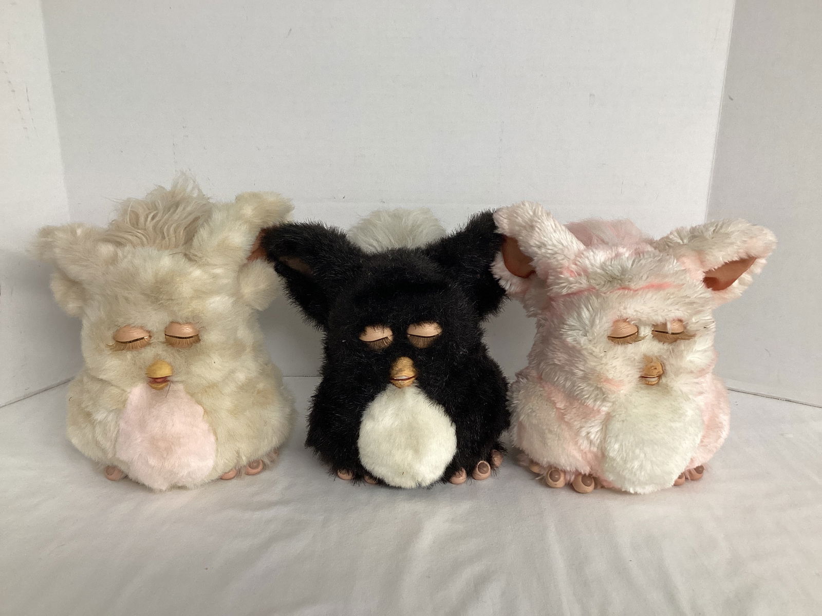 Three Tiger Electronics Furby Toys (1 of 10)