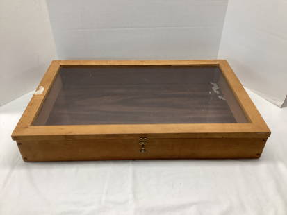 Wood Tabletop Sales Display Case with Hinged Lid: needs new hasp, 24" x 15 1/4" x 4" h, shipping unavailable for this lot