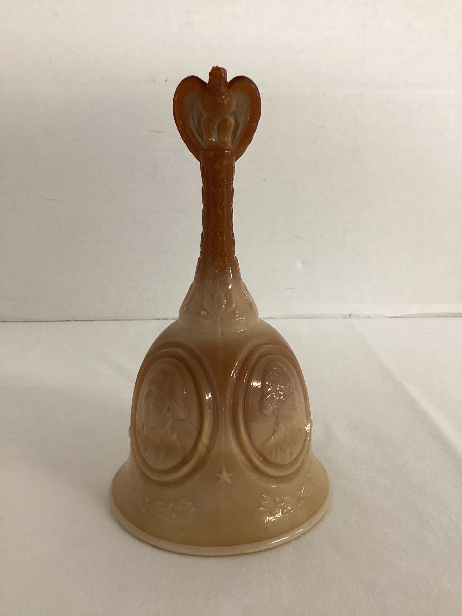 Fenton Bicentennial Bell with Eagle Handle (1 of 7)