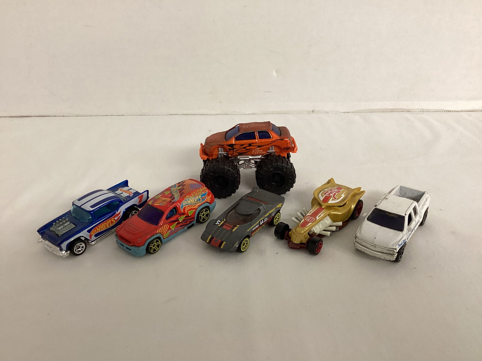 Hot Wheels, Matchbox, and Greenbriar 1:64 Vehicles: .