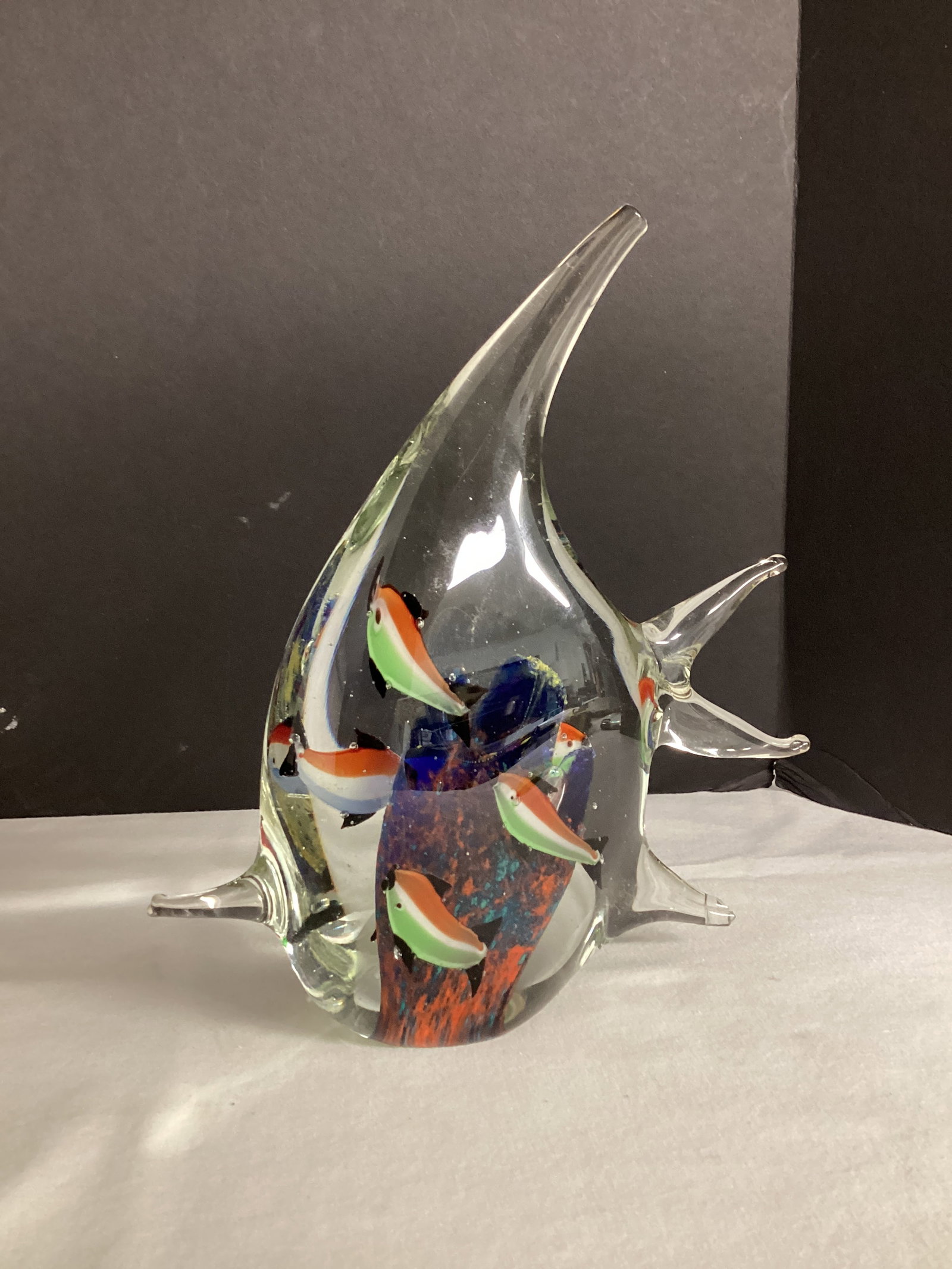 Art Glass Fish: chipped, 7 1/4" h