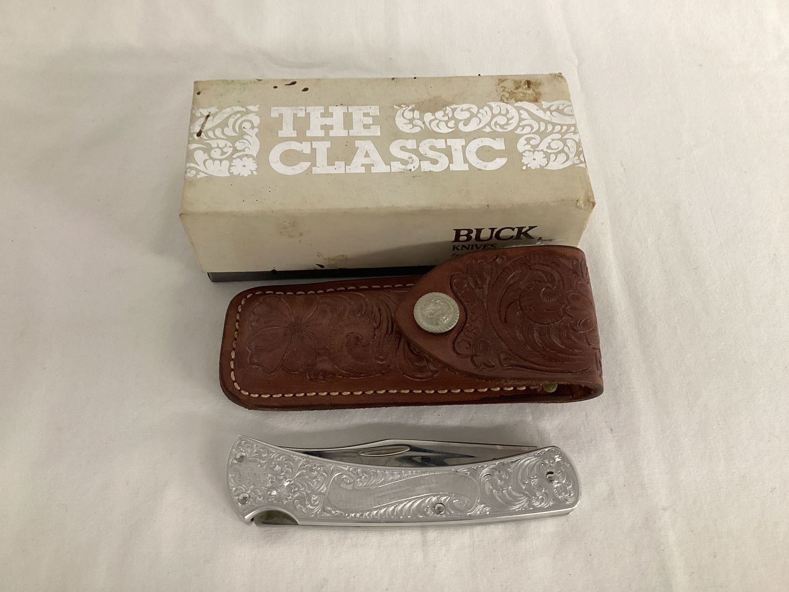 Buck 111 the Classic Pocket Knife with Case (1 of 8)