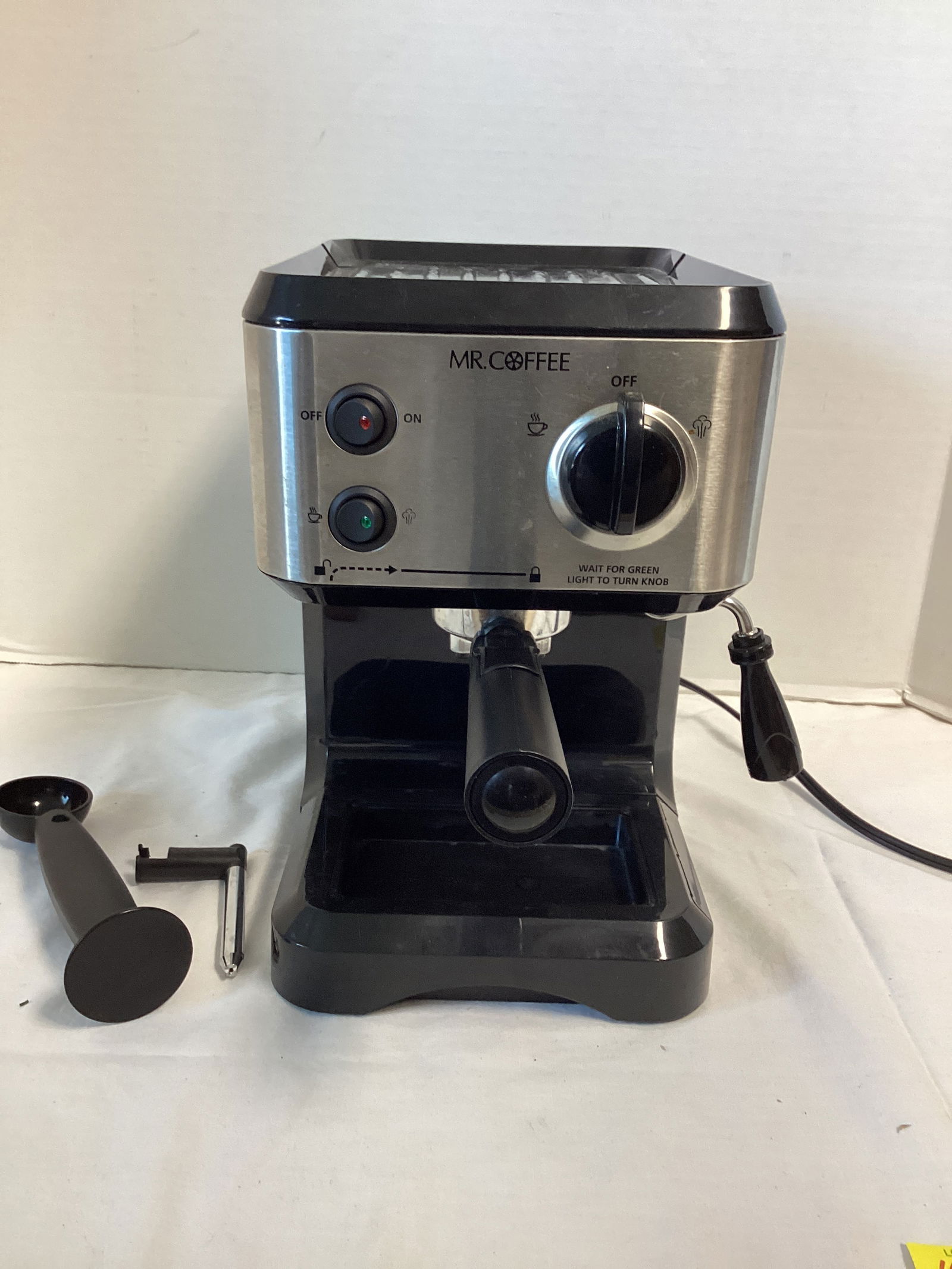 Mr. Coffee Espresso Coffee Maker: powers on
