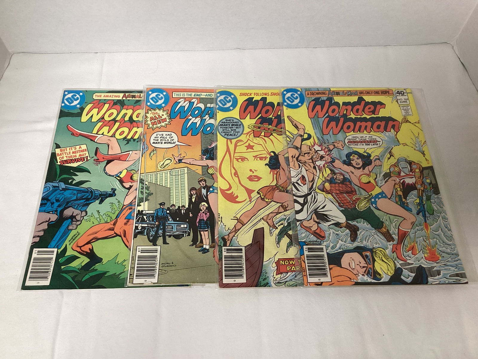 Four Wonder Woman DC Comic Books (1 of 5)