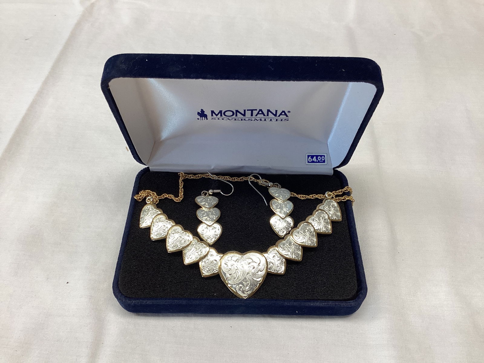 Montana Silversmiths Choker Necklace and Matching Earrings: .
