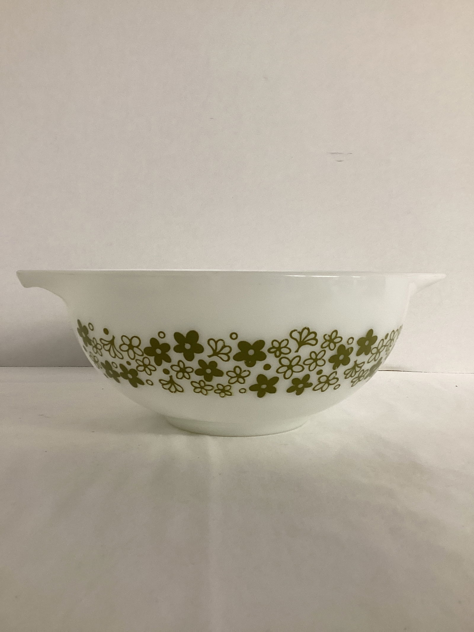 Pyrex 443 Spring Blossom 2 1/2 Quart Cinderella Mixing Bowl: .