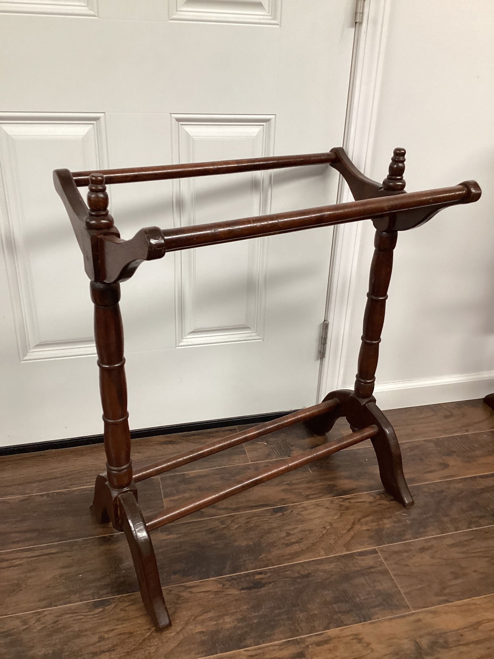 Three Tier Quilt Rack: 25 1/2" x 16" x 30" h, shipping unavailable for this lot