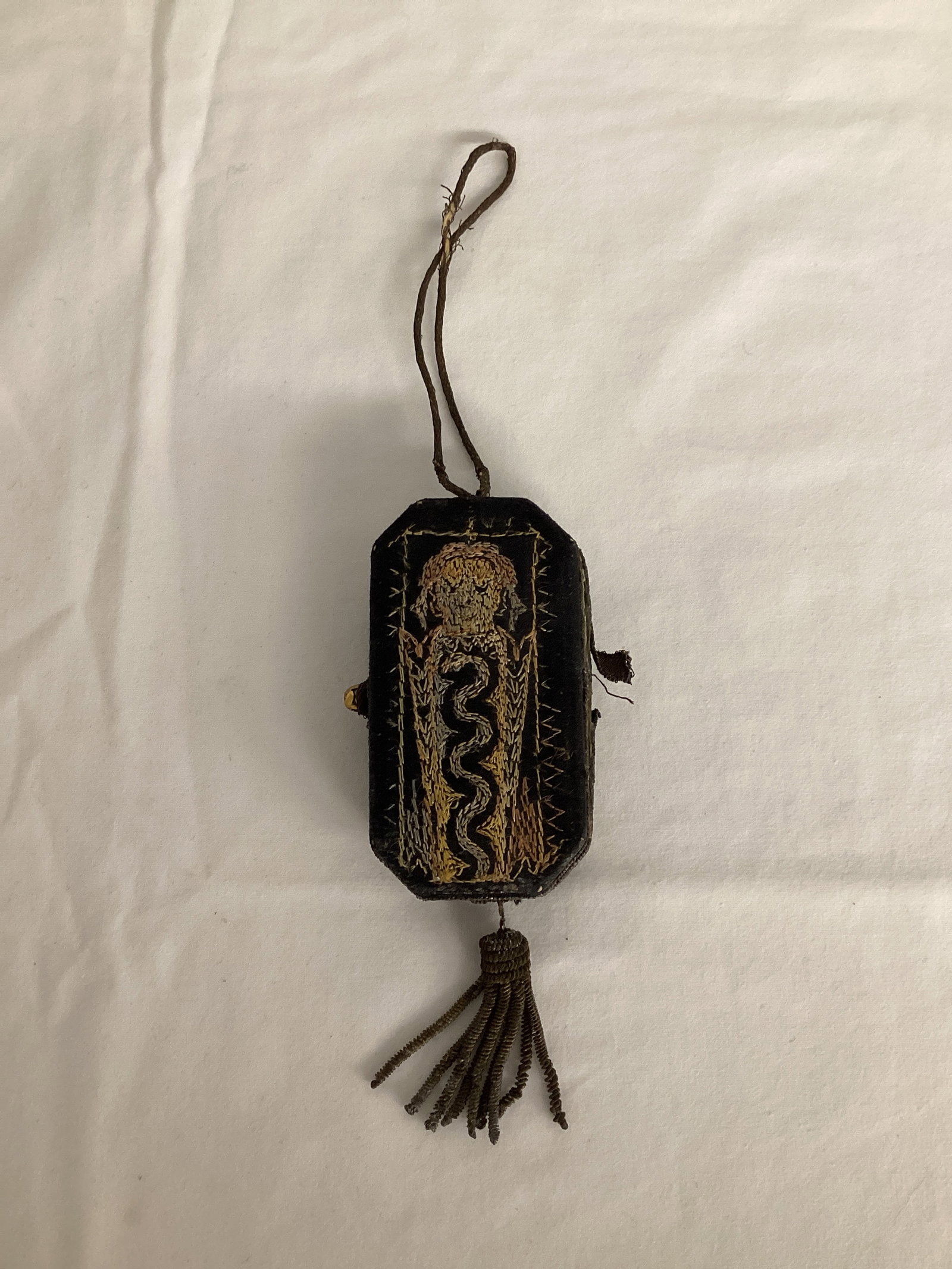 Antique Embroidered Amulet Bag: 3 1/2" x 2", age wear