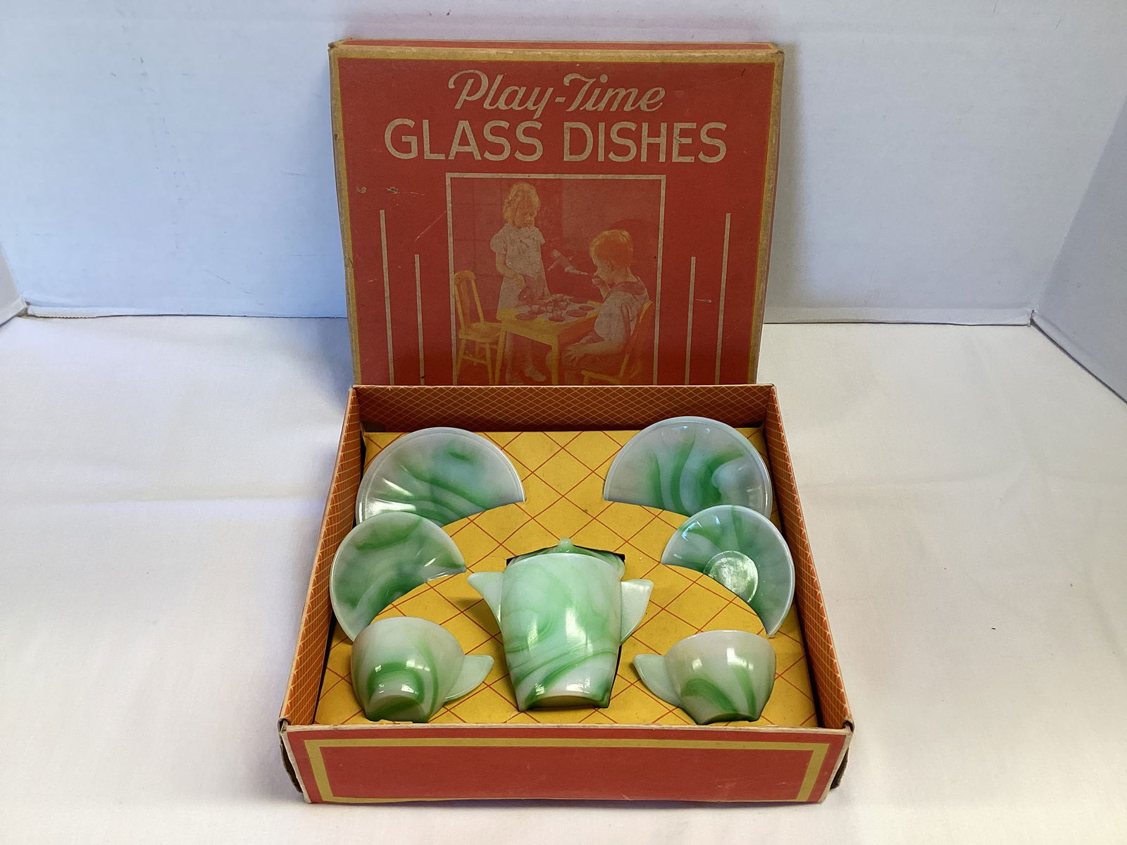 Play-Time Akro Agate Green Swirl Glass Dish Set with Eight Pieces in Box (1 of 5)
