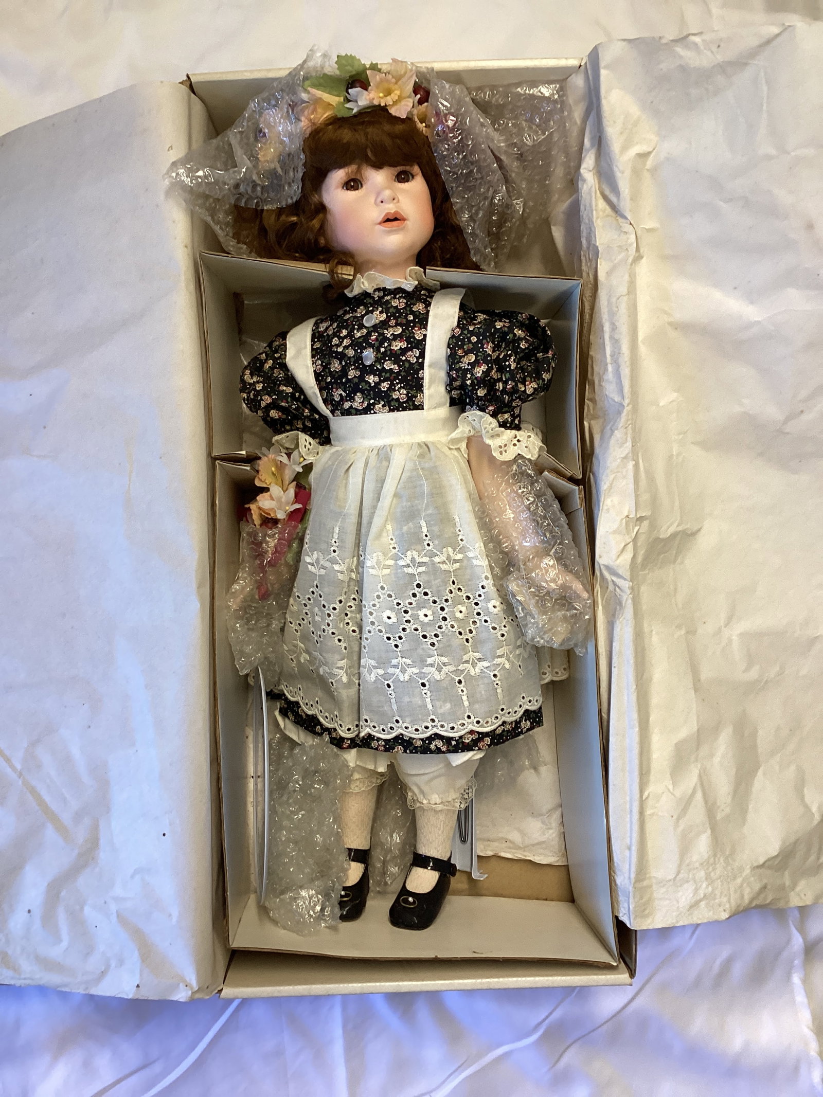 Marie Osmond Four Seasons Autumn Collector Porcelain Doll: 24" h, hand numbered, limited edition, odor from storage, SHIPPING UNAVAILABLE FOR THIS LOT