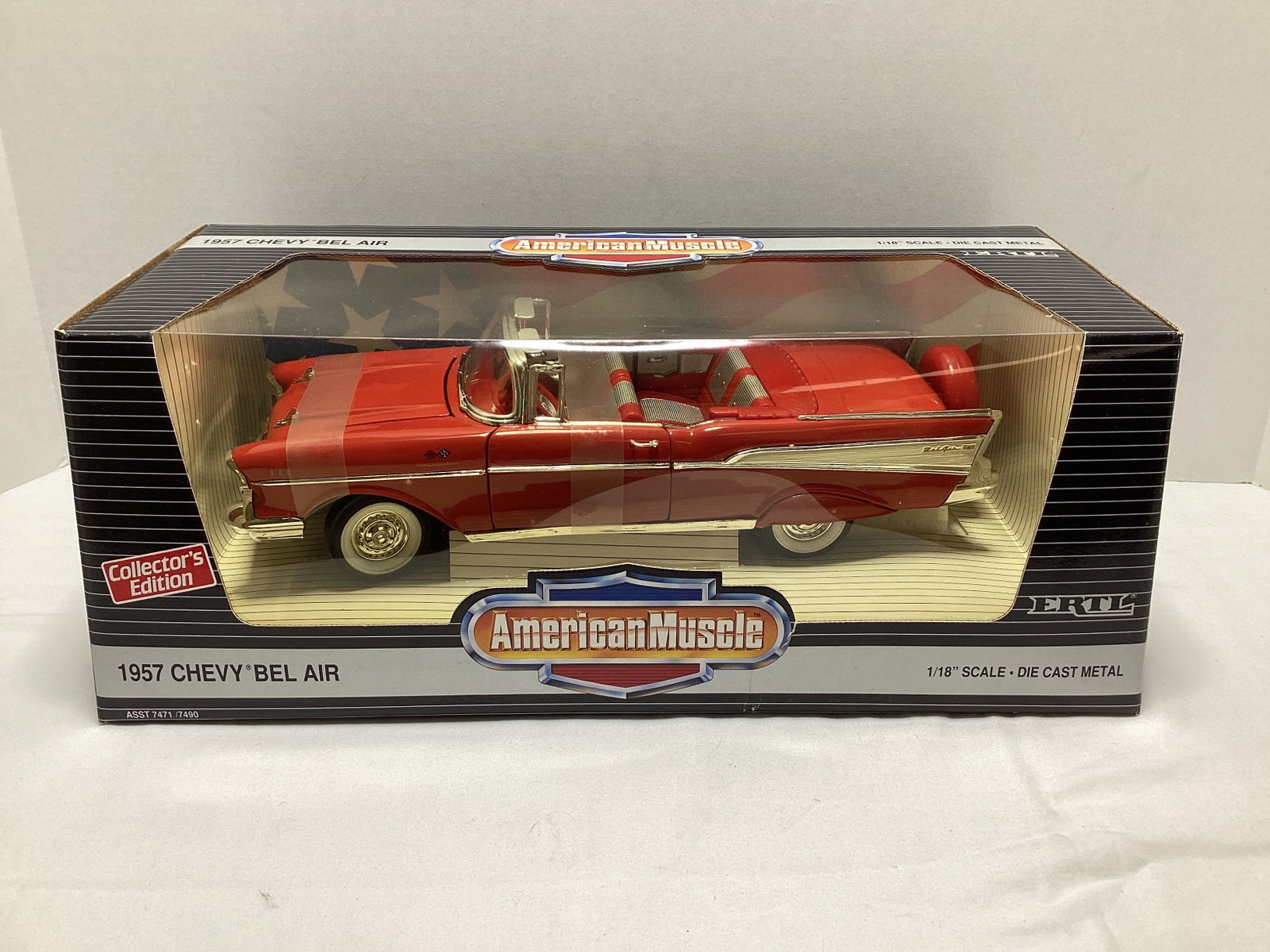 ERTL American Muscle 1957 Chevrolet Bel Air 1:18 Scale Diecast Car: .