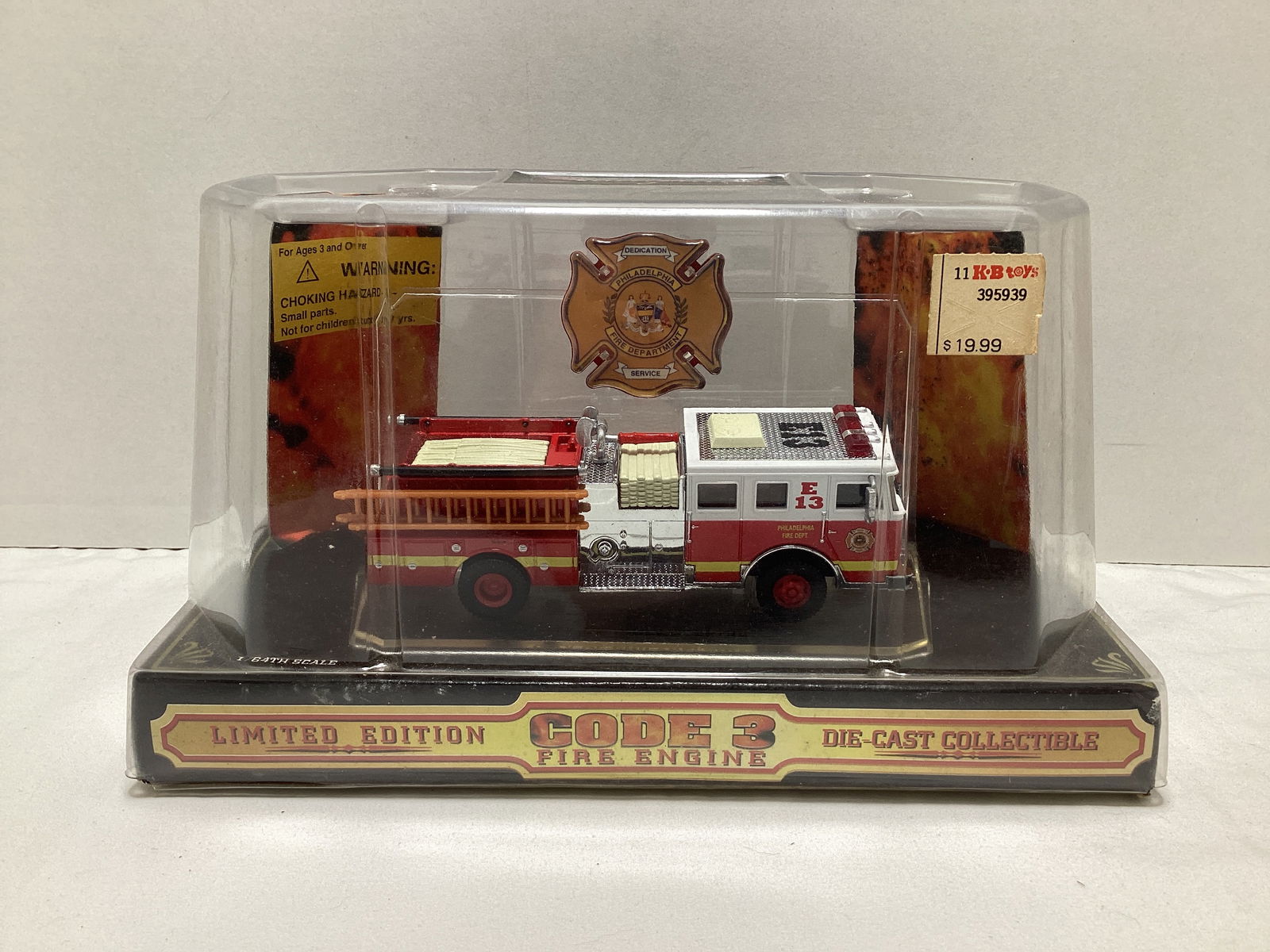 Code 3 Seagrave Philadelphia 1:64 Scale Diecast Fire Truck (1 of 4)