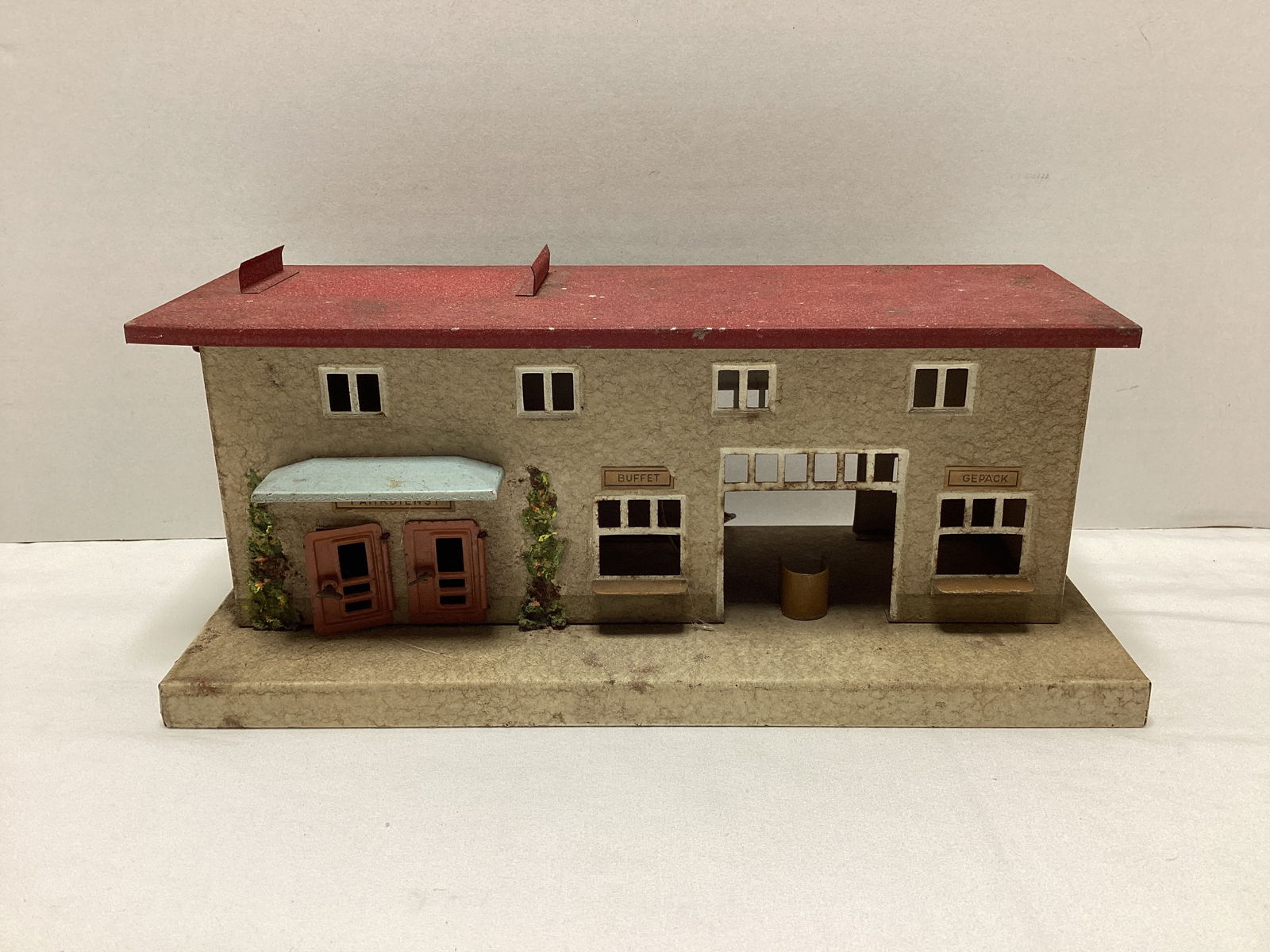 Vintage Kibri HO Scale West German Model Train Lighted Building (1 of 5)