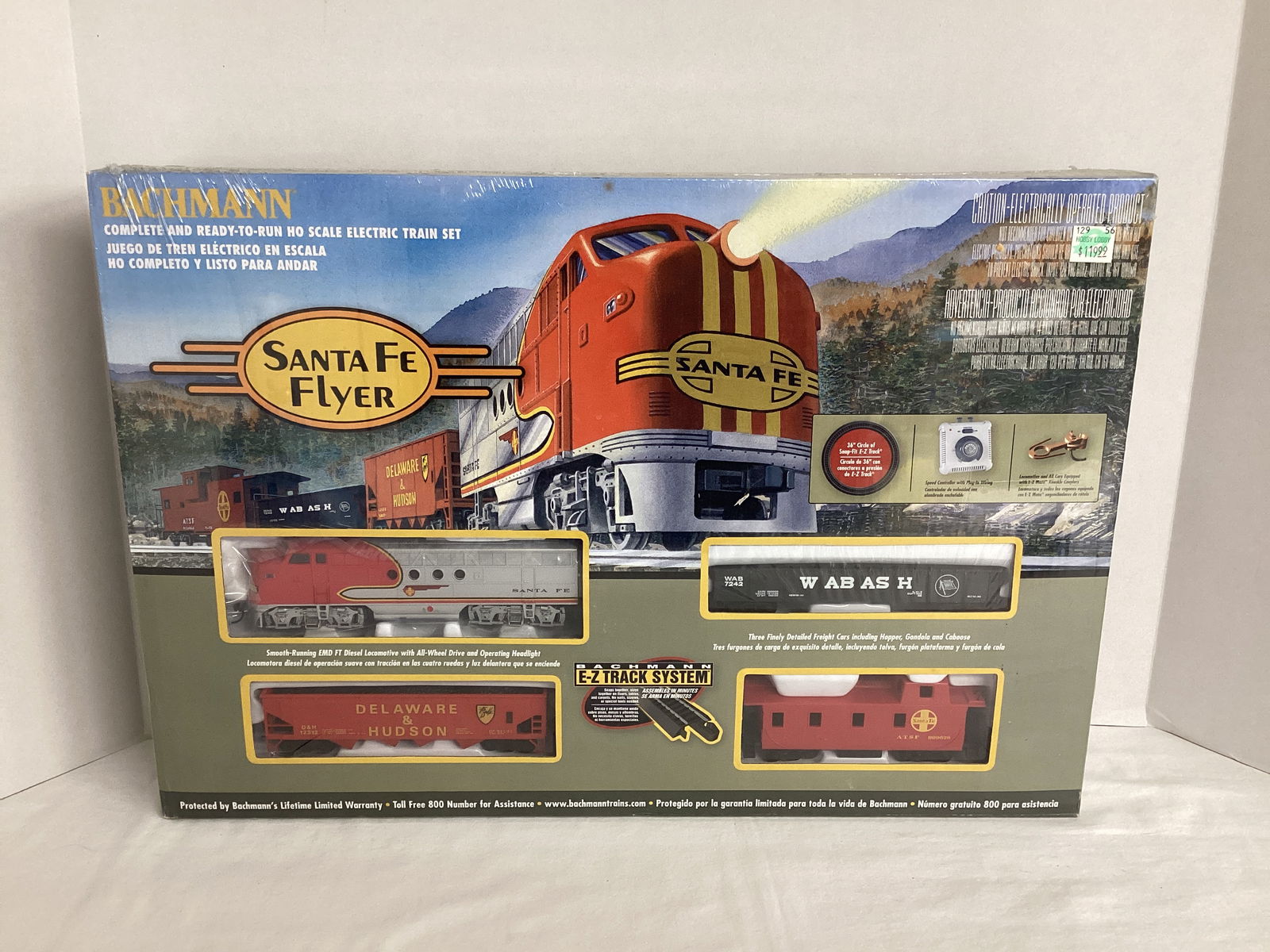 Sealed Bachmann Santa Fe Flyer HO Scale Train Set (1 of 5)