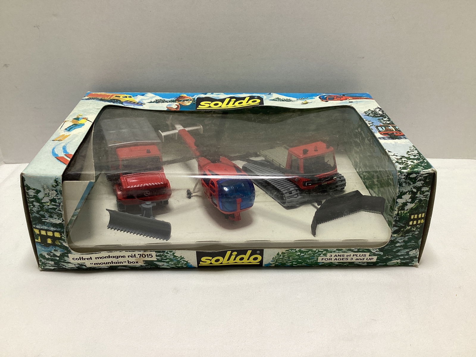 French Solido Set of Three Snowy Mountain Models (1 of 4)