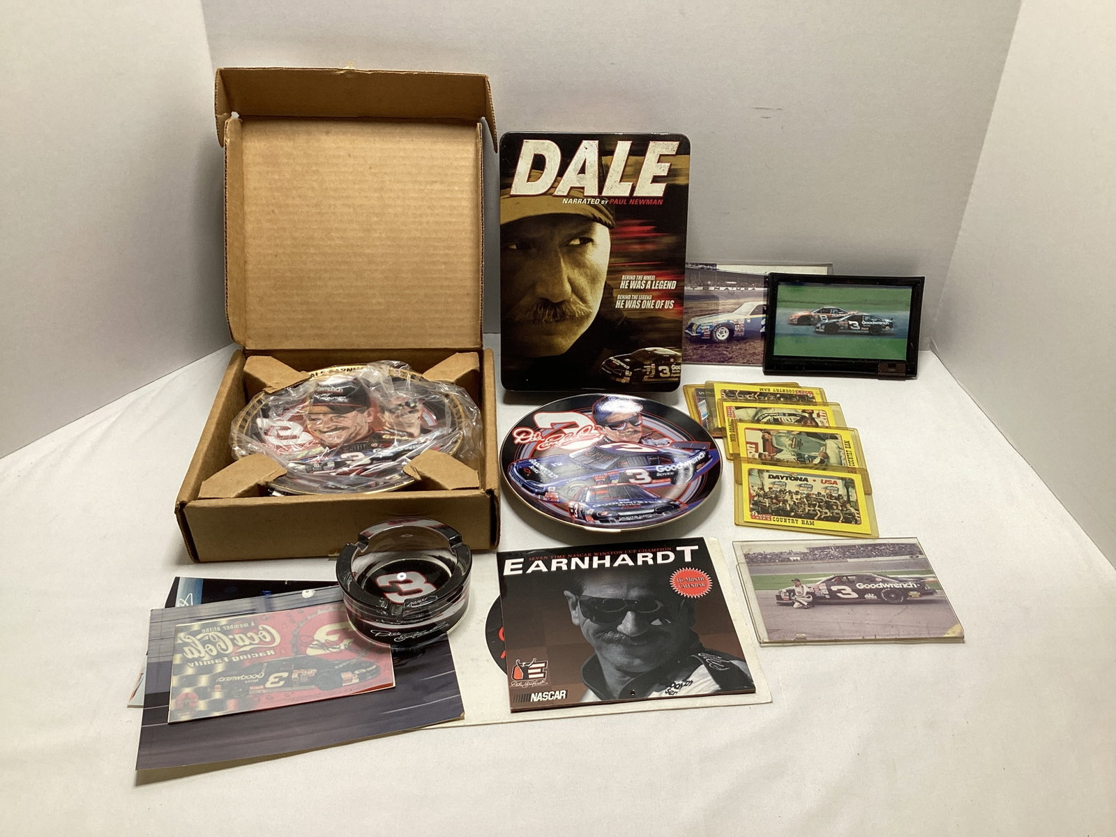 NASCAR Dale Earnhardt Sr Collector Plates, Ash Tray, Photos, and More: .
