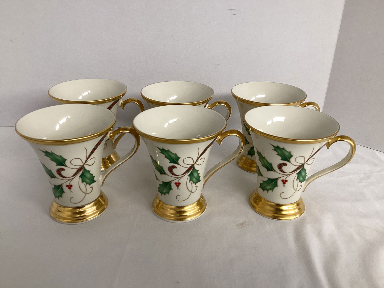 Six Lenox Holiday Nouveau Christmas Mugs (1 of 5)