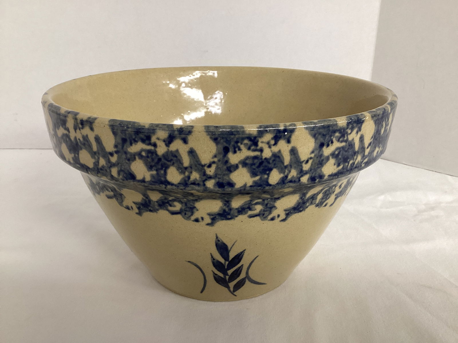 R.R.P. Roseville, Ohio 8" Pottery Bowl: 8" diameter x 5" h