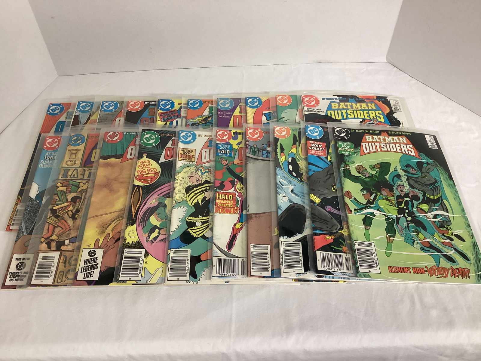20 Batman and the Outsiders DC Comic Books: Please preview and see all photos for condition