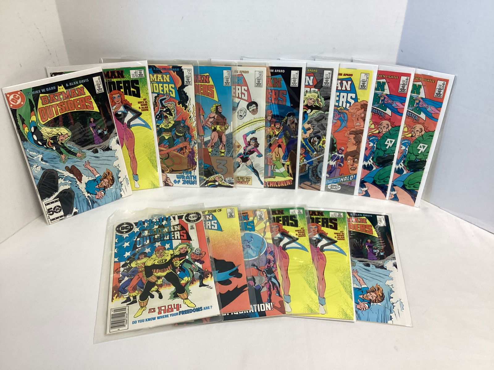 16 Batman and the Outsiders DC Comic Books (1 of 6)