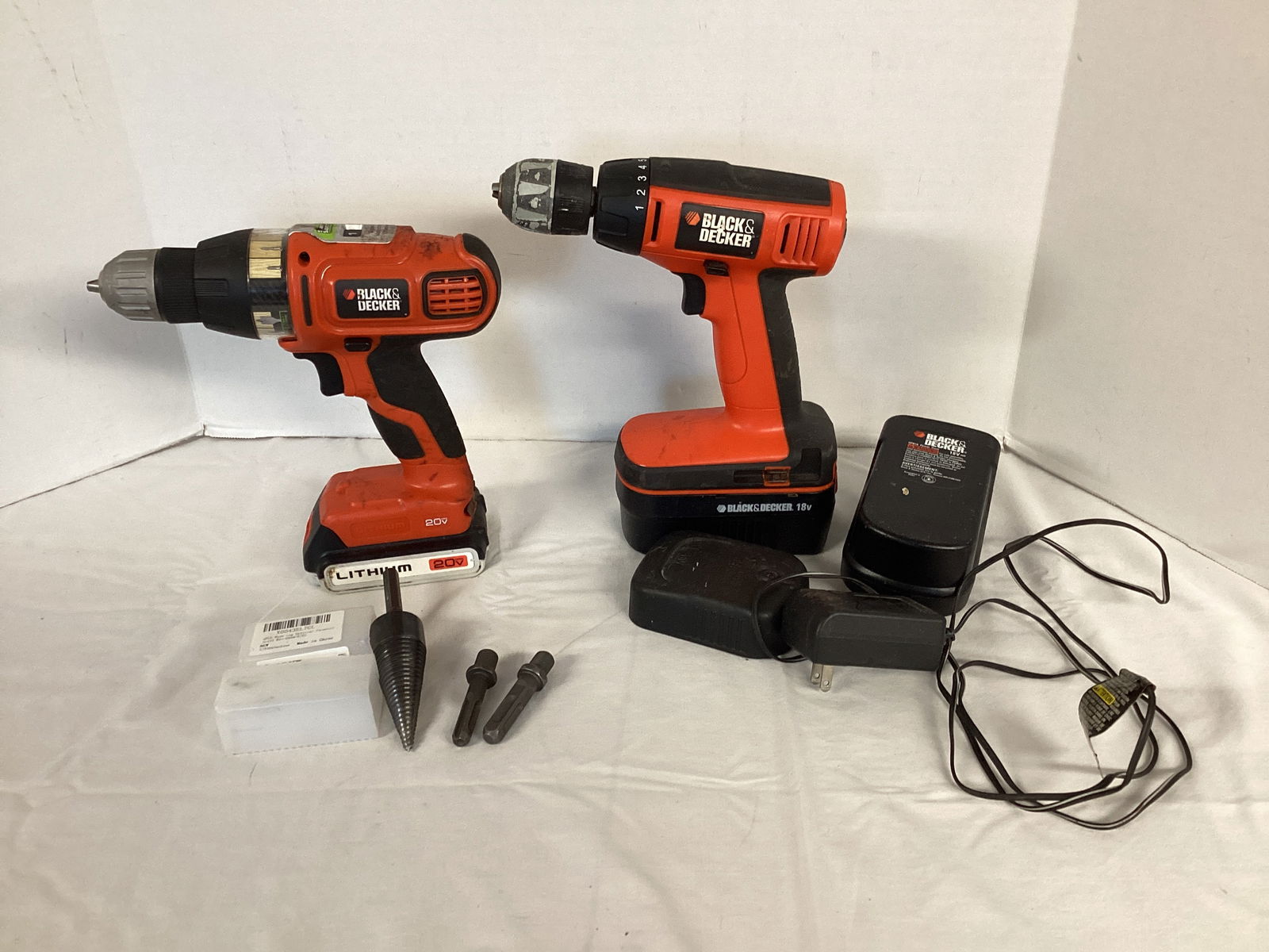 Black & Decker 20V Cordless Drill with Battery and 18V Drill with Charger and Two Batteries (1 of 8)