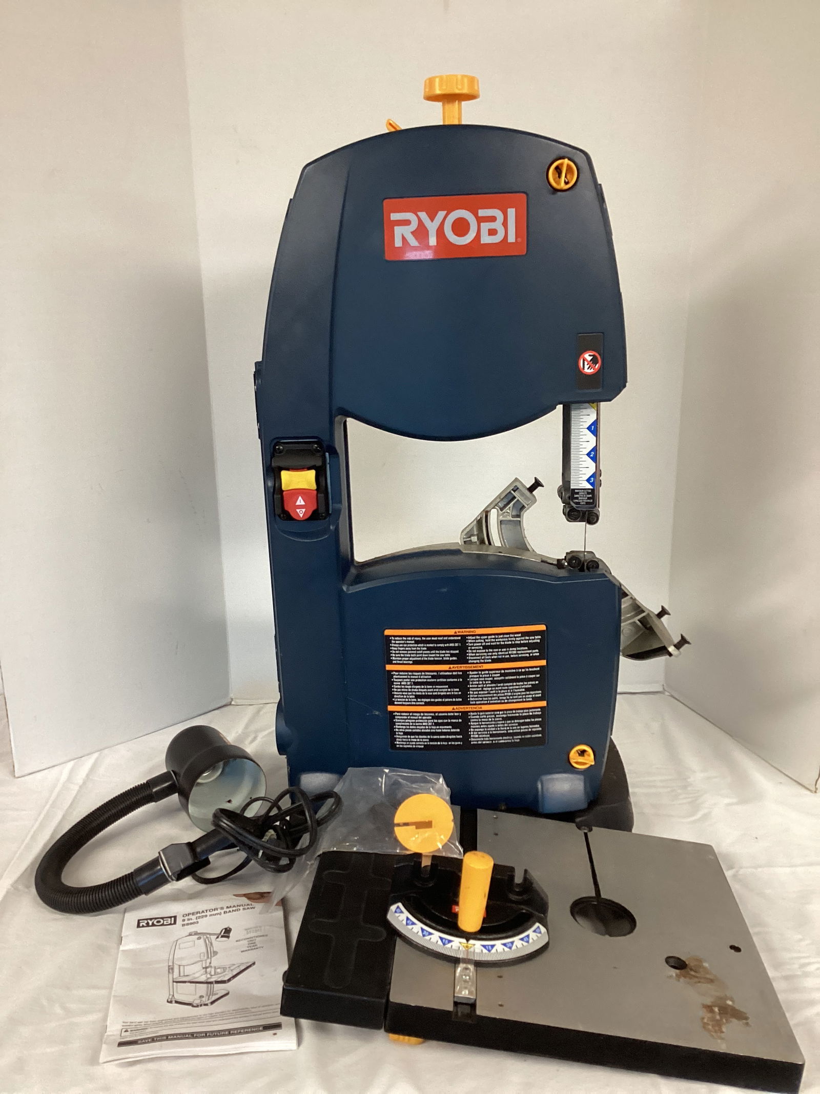 Ryobi 9" Band Saw: powers on, blade off of the track, SHIPPING UNAVAILABLE ON THIS LOT