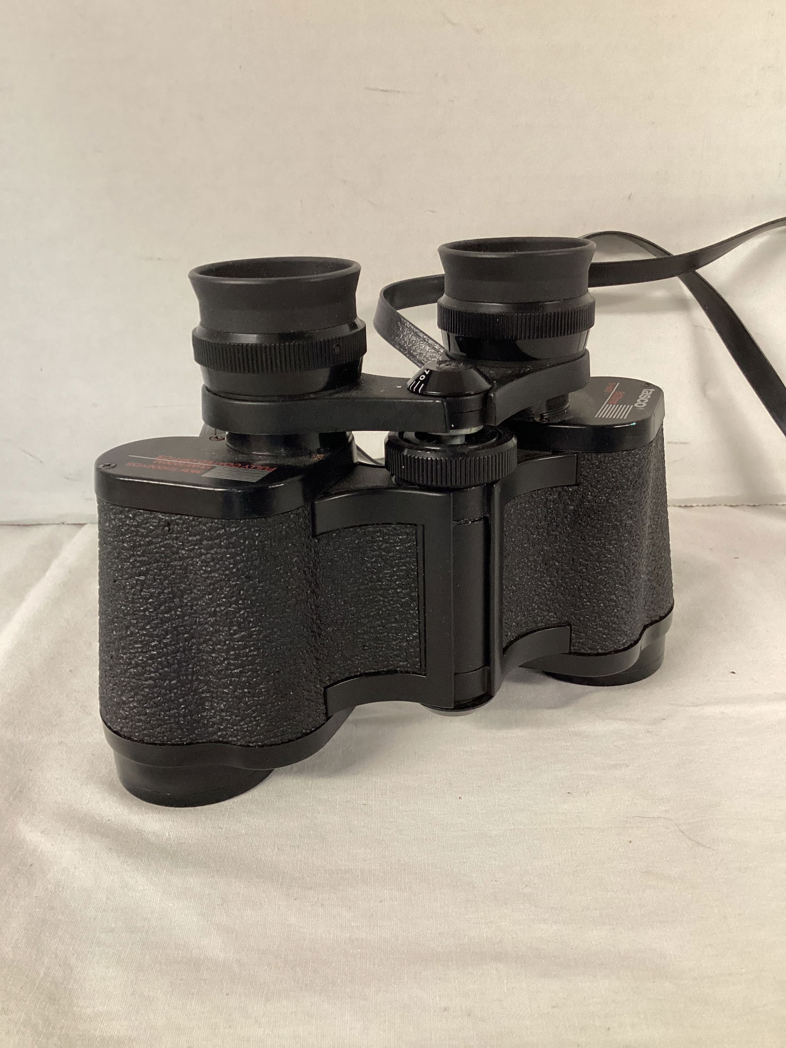 Tasco 8x30 Binoculars (1 of 5)