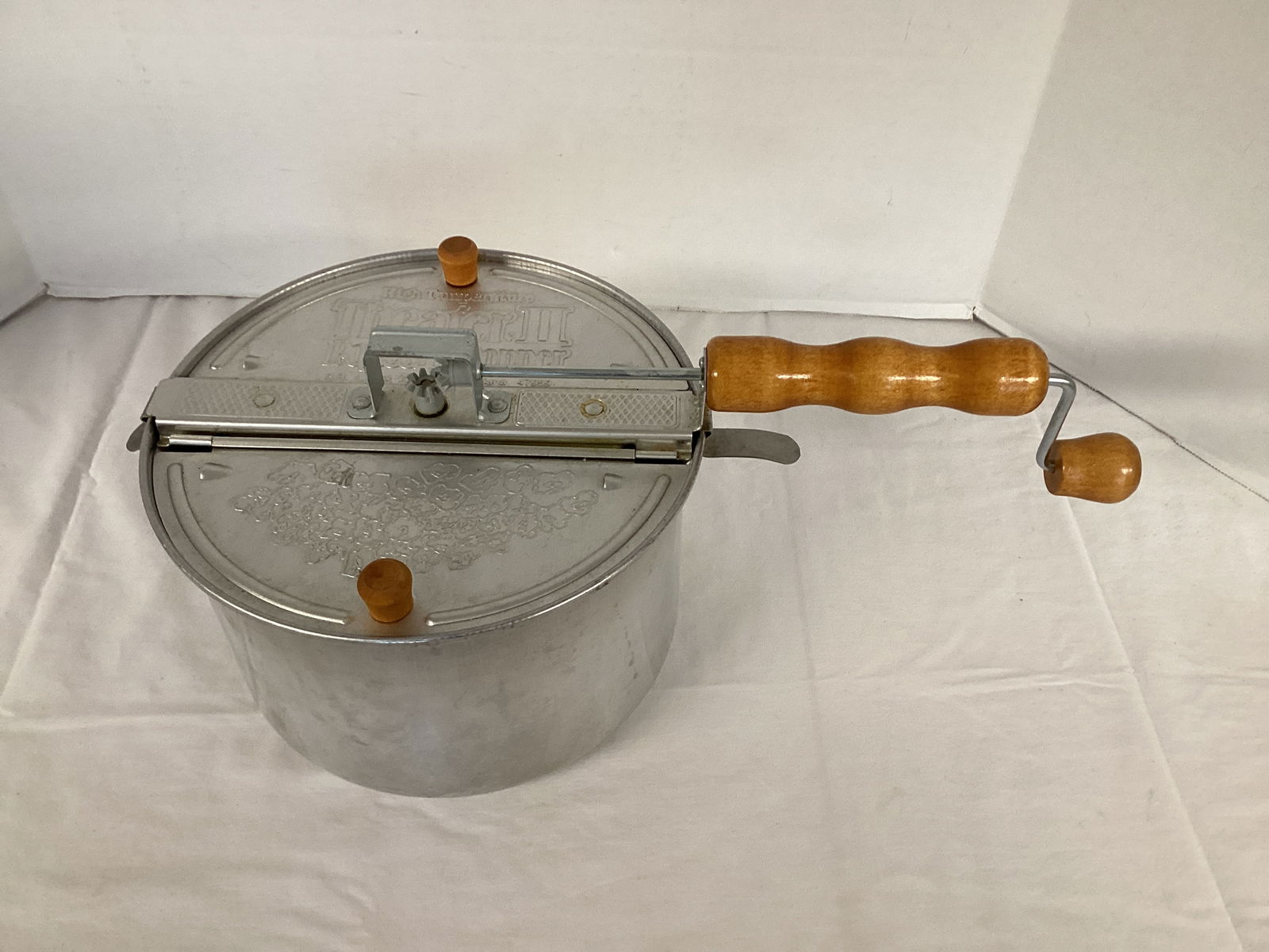 High Temperature Theatre II Stovetop Popcorn Popper (1 of 5)