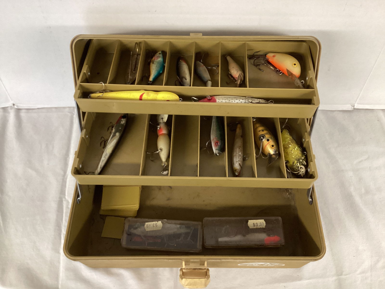 Old Pal Fishing Tackle Box with Lures (1 of 9)