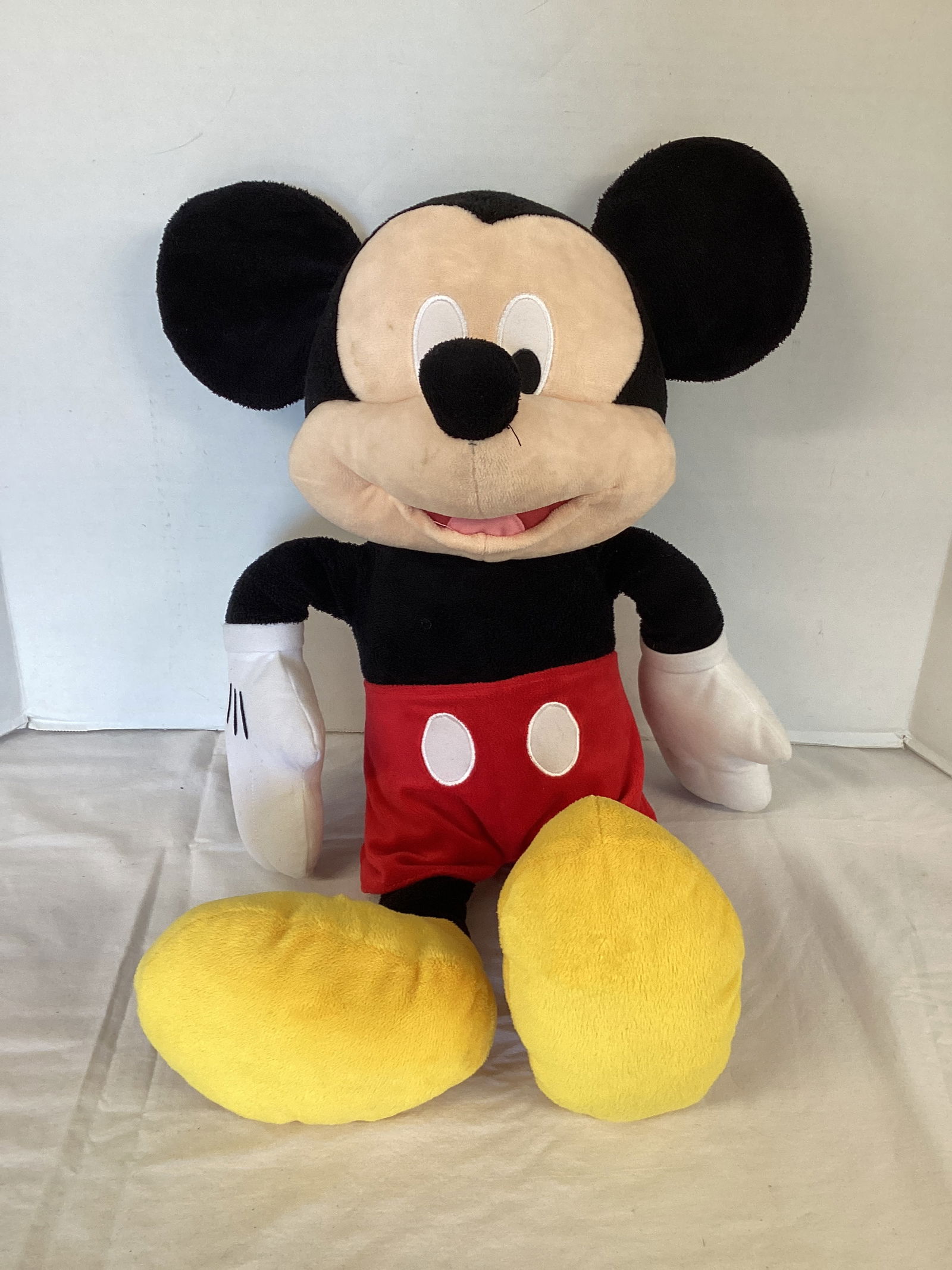23" Plush Mickey Mouse: .