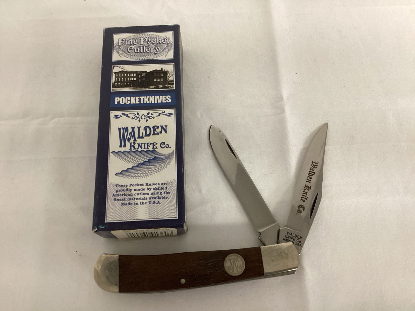 Walden Knife Co. Walnut Trapper Two Blade Pocket Knife (1 of 8)