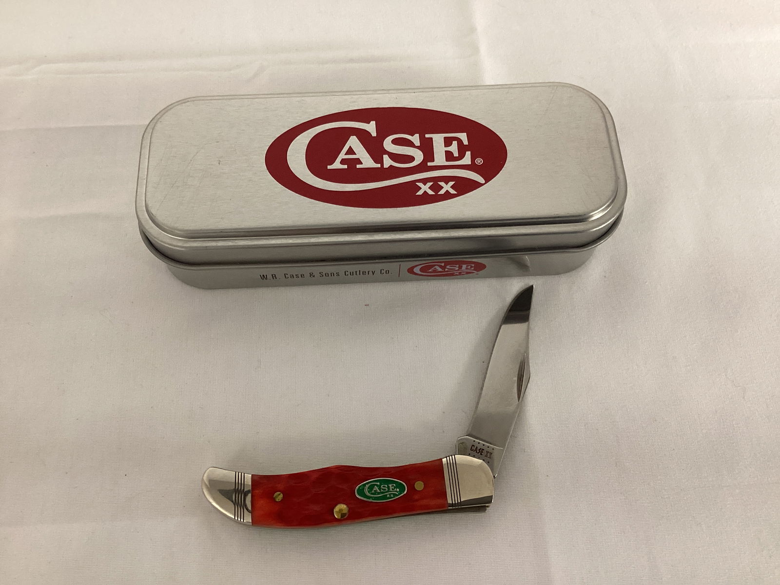 Case Magicians Dark Red and Bright Green Hunter 61165 One Blade Pocket Knife (1 of 6)