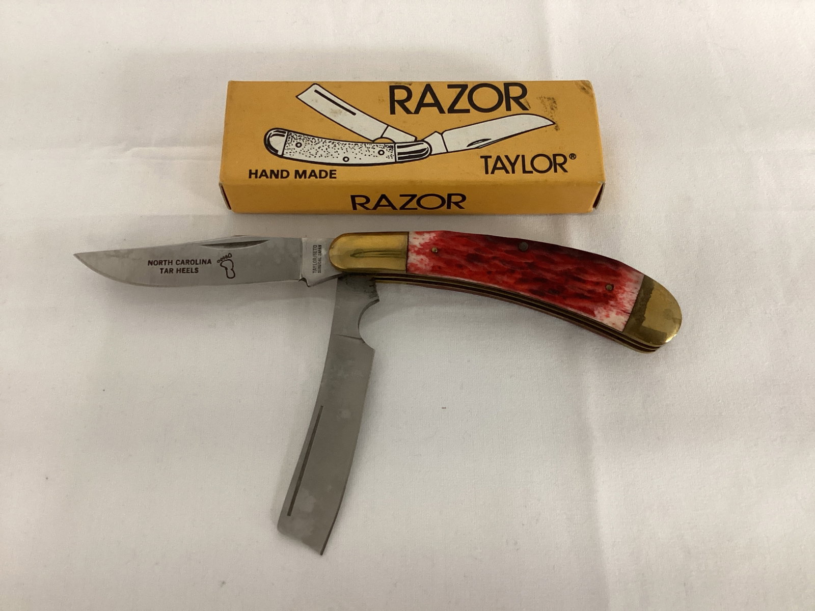 Taylor Seto North Carolina Tarheels G-1096 Pocket Knife: 7" open