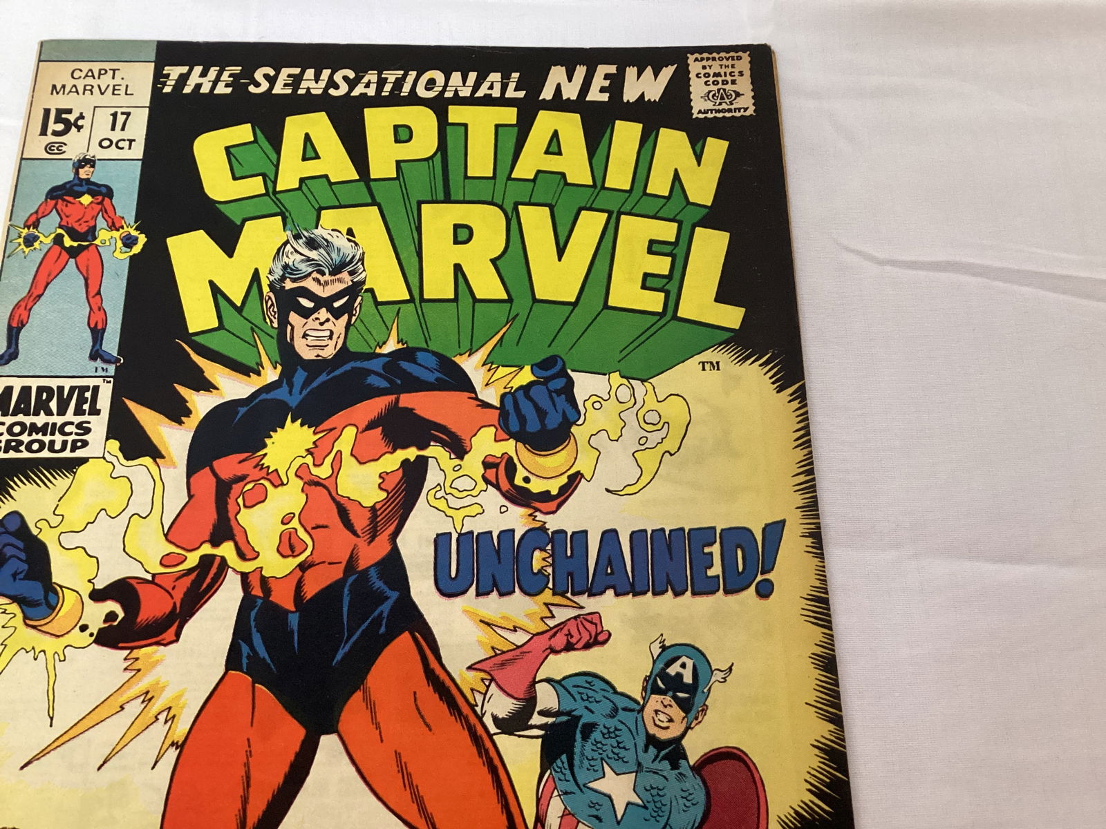 Captain Marvel 17 Marvel Comic Book - 3