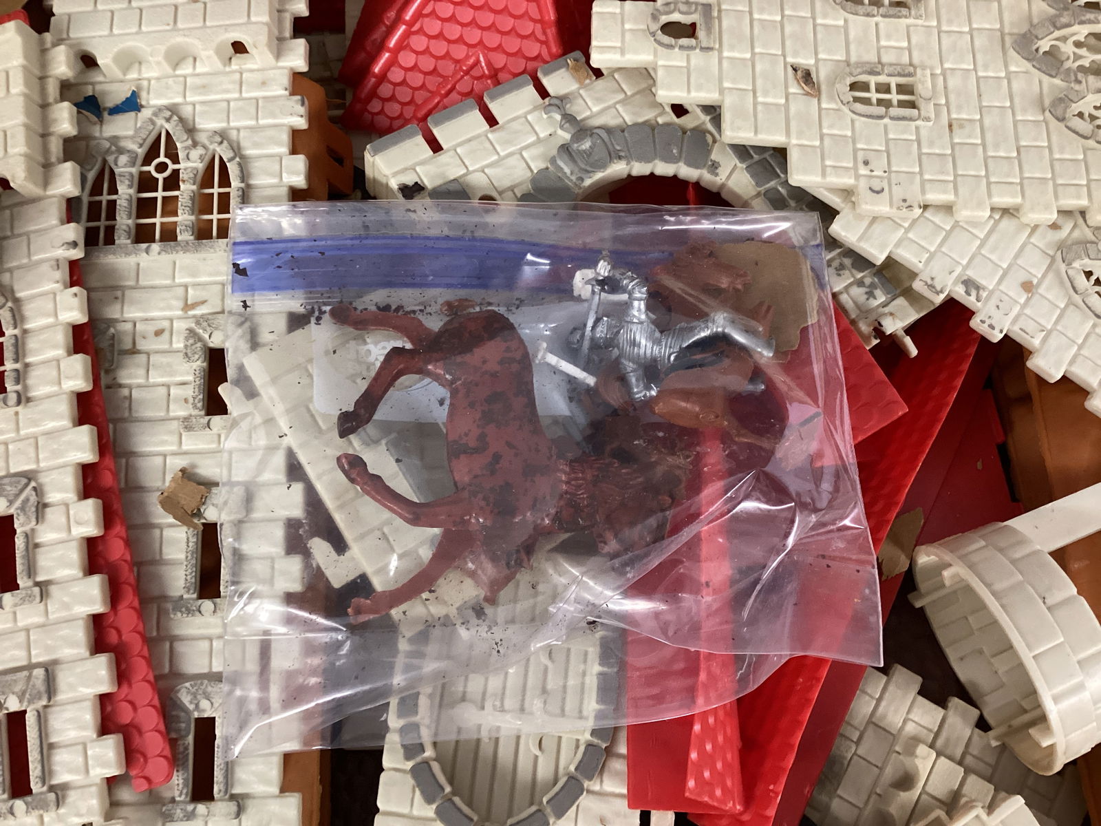 King Arthurs' Castle Plastic Playset - 4