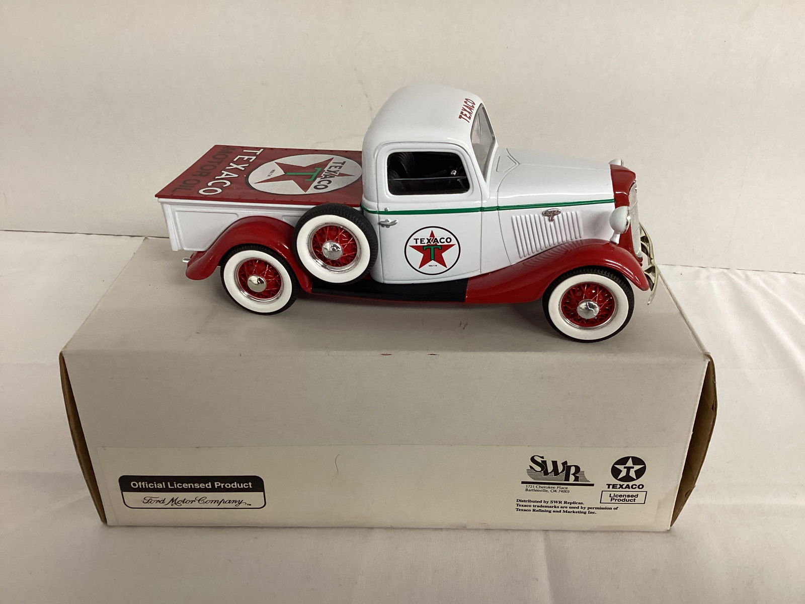 SWR Texaco Ford Truck Model (1 of 10)