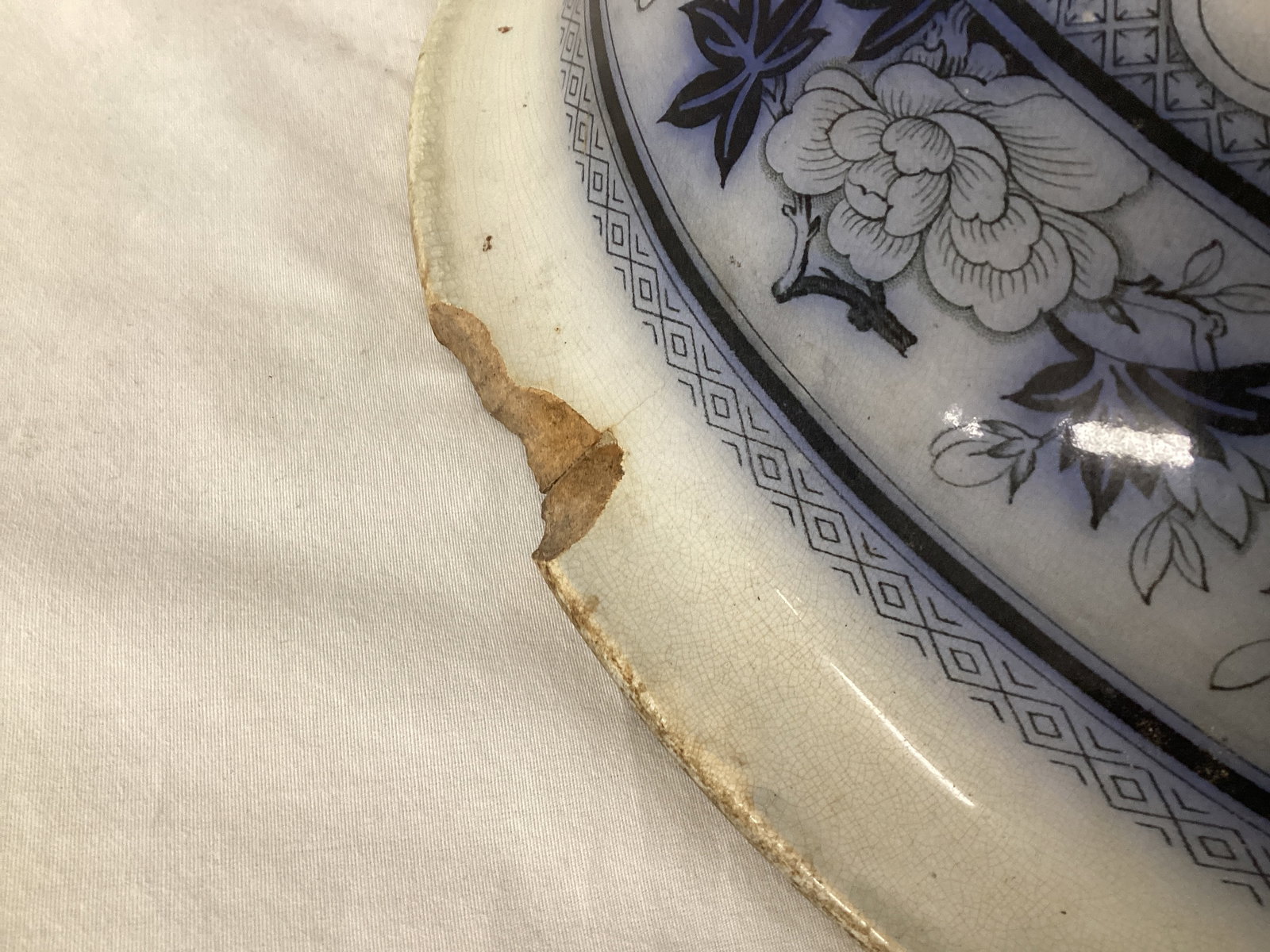 Large Antique Japanese Imari Bowl - 11