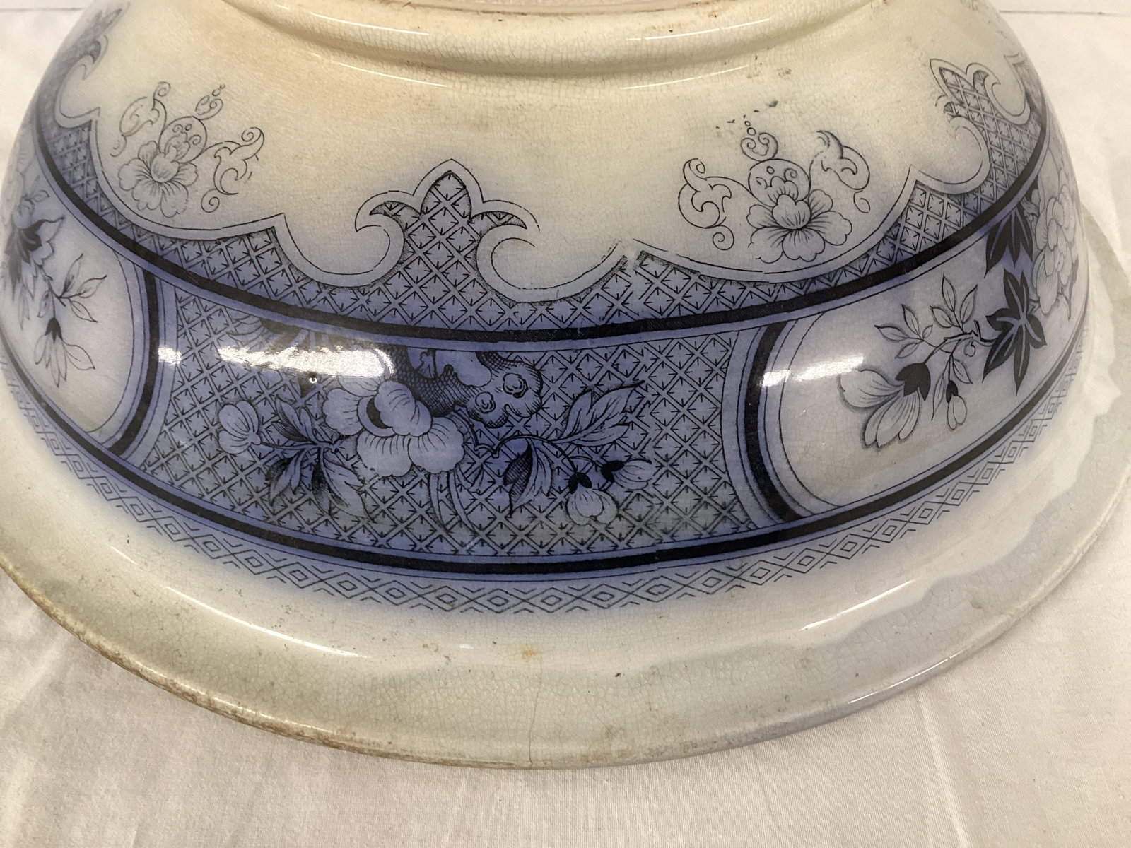 Large Antique Japanese Imari Bowl - 12