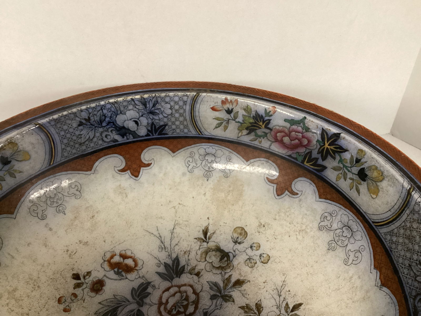 Large Antique Japanese Imari Bowl - 3