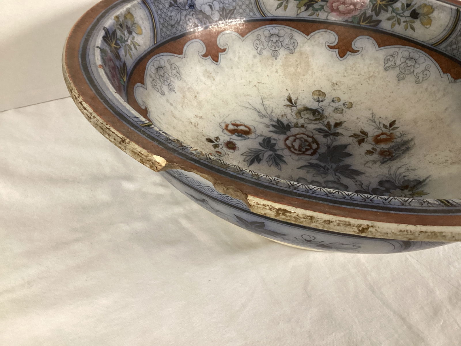 Large Antique Japanese Imari Bowl - 5