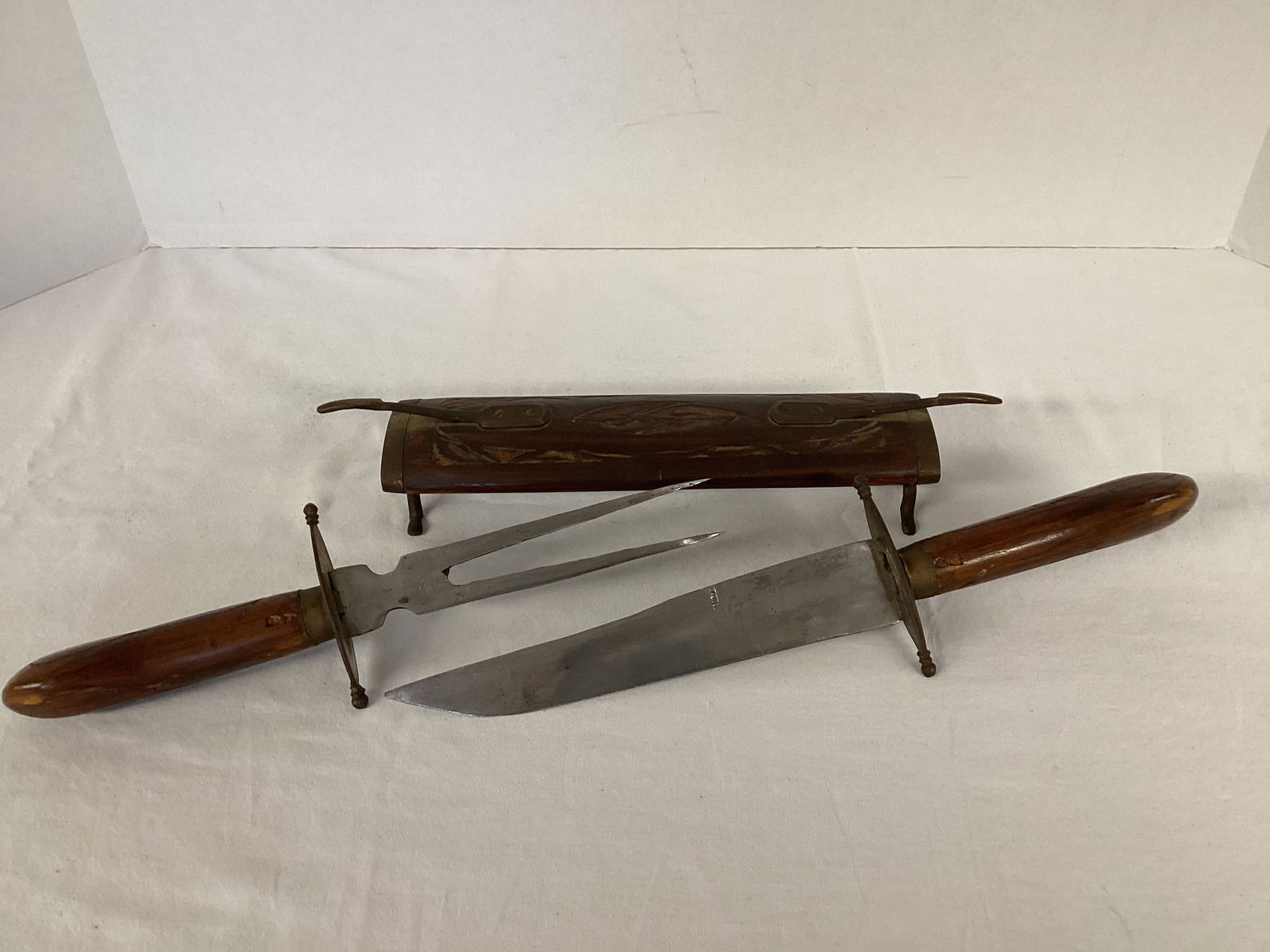 Vintage Carving Set: 18" long overall 