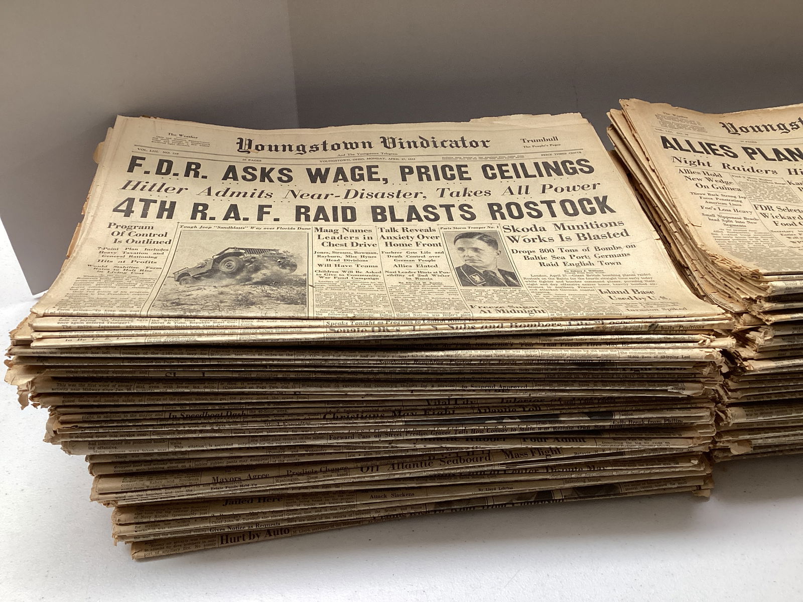 Youngstown Vindicator 1942 WWII Newspapers - 2