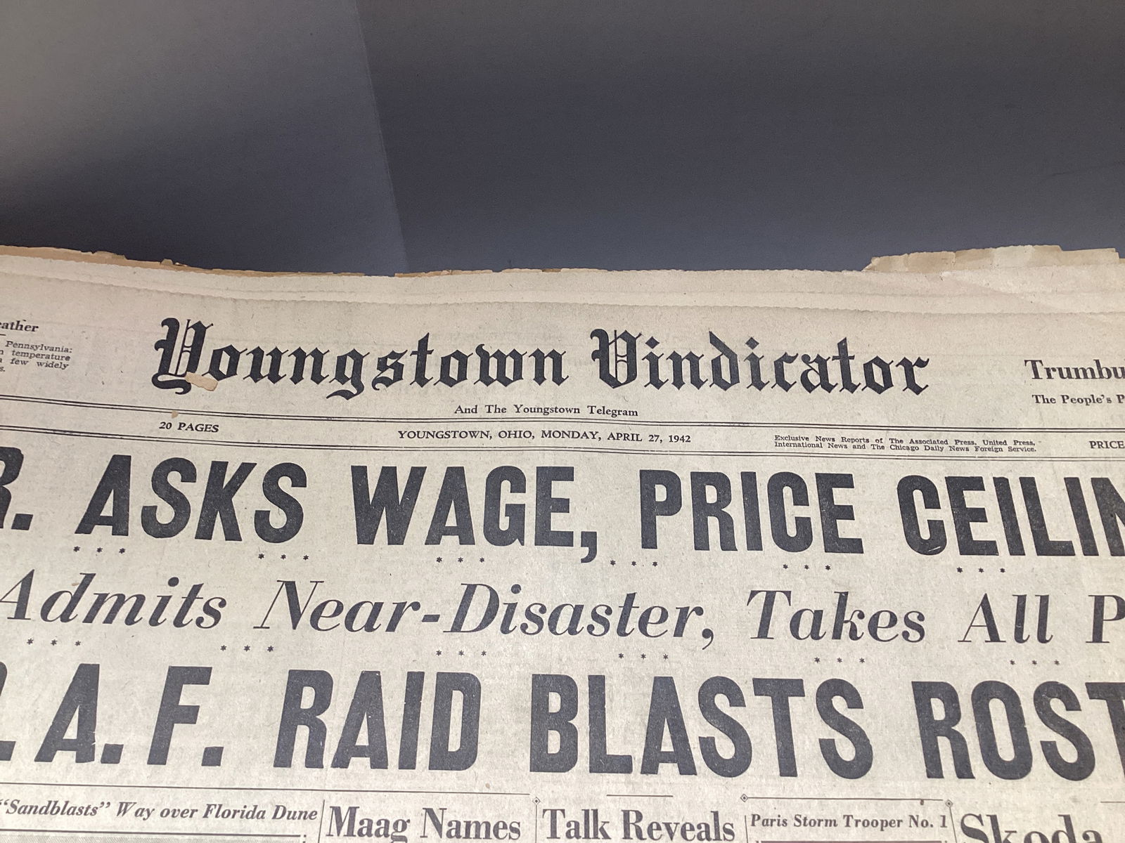 Youngstown Vindicator 1942 WWII Newspapers - 3
