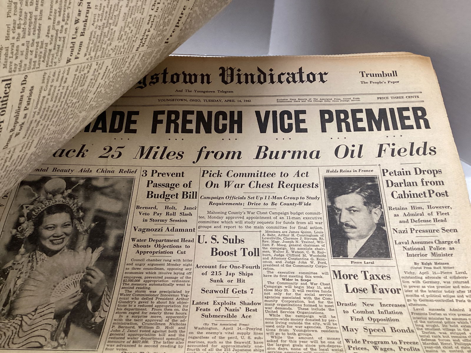Youngstown Vindicator 1942 WWII Newspapers - 8