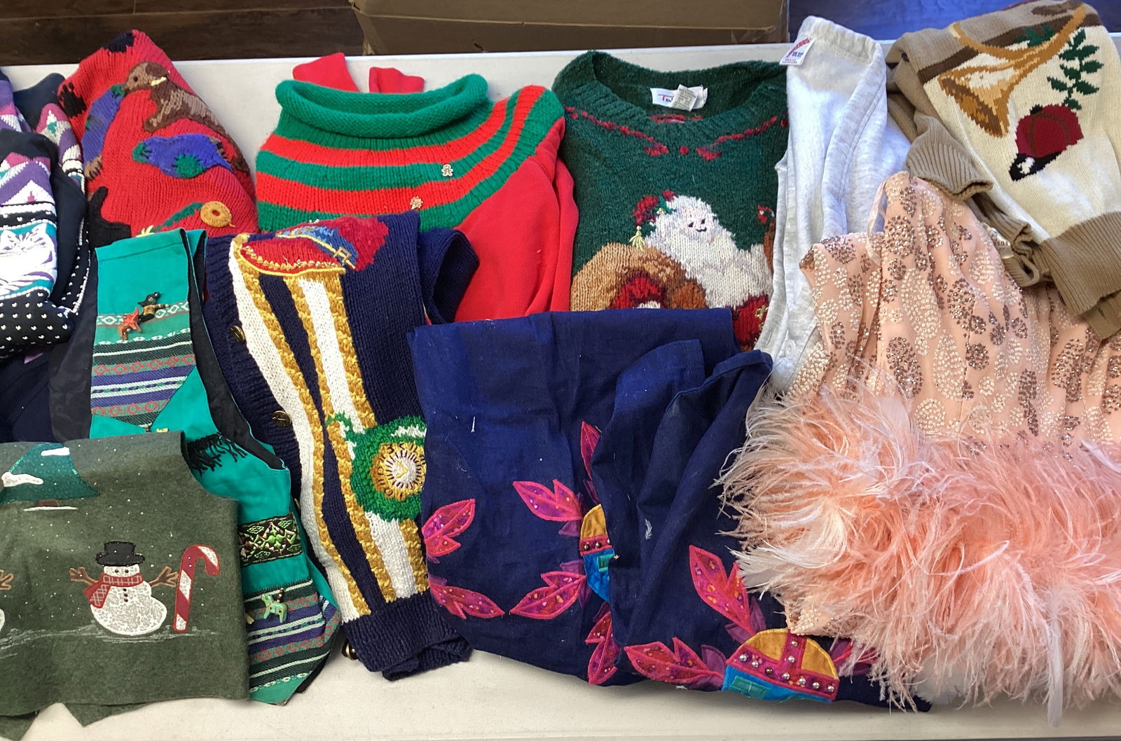 Ladies' Clothes: feathers are shedding 