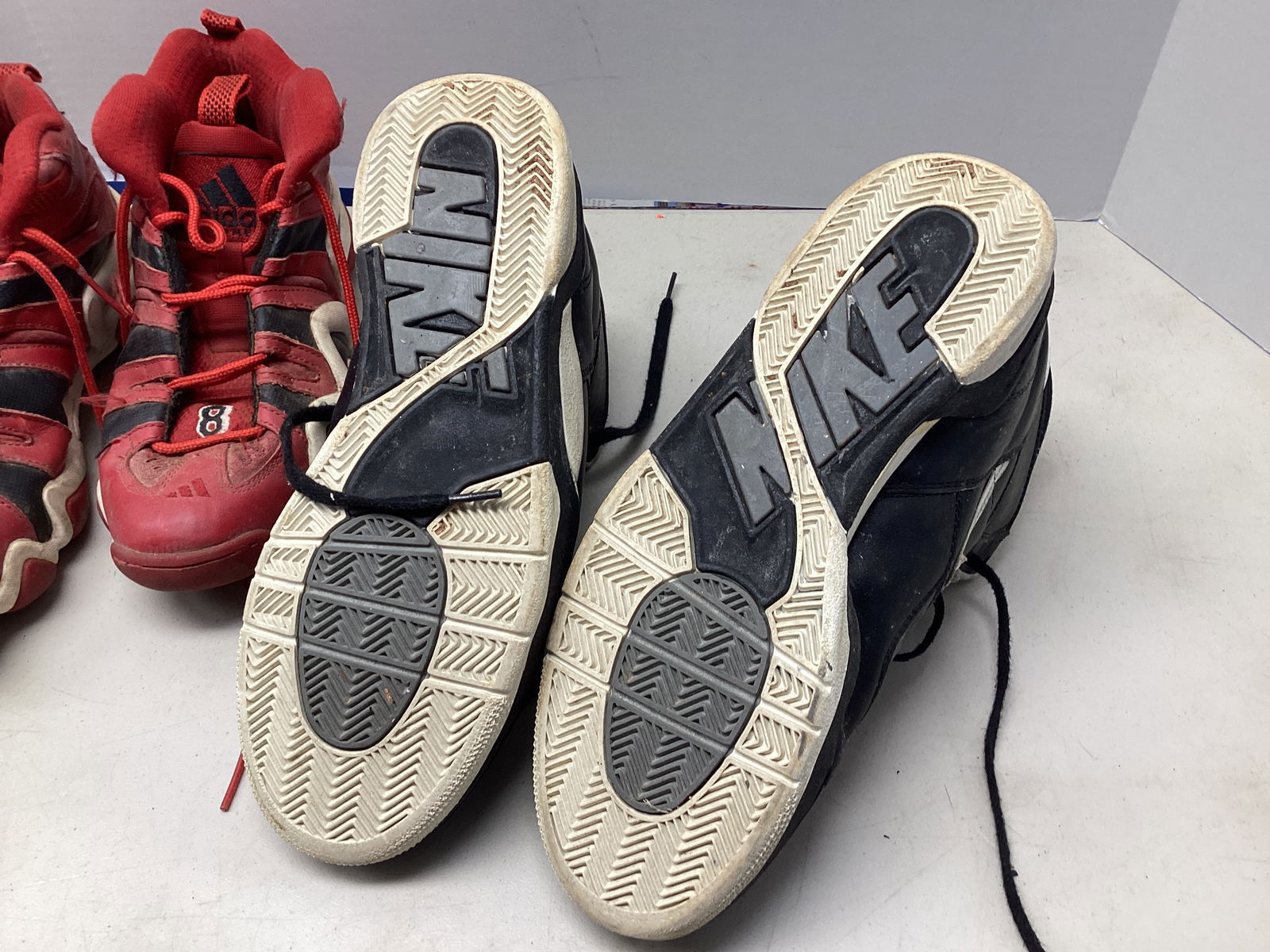 Men's Athletic Shoes - 13